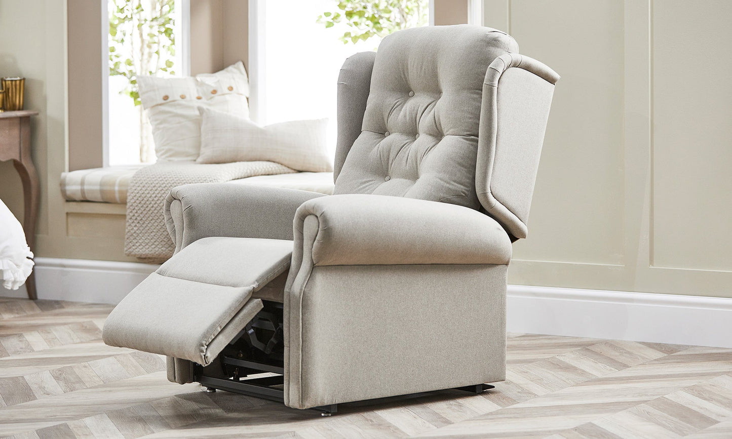 Opera® Talitha Riser Recliner Chair